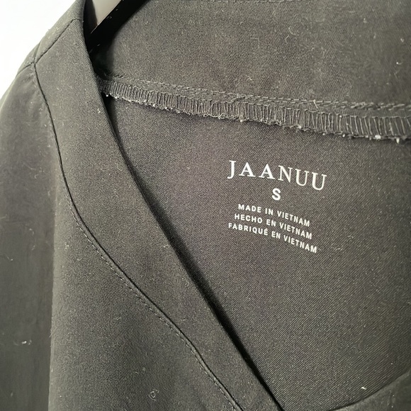 Jaanuu Scrub Top - Picture 2 of 2